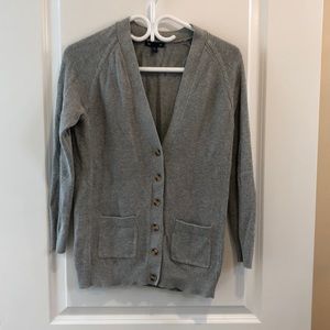 Gap sweater